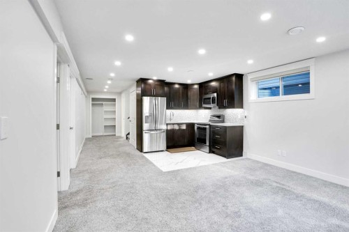 72 Panamount Manor Nw, Calgary, AB - Indoor Photo Showing Kitchen
