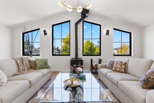 692 West Chestermere Drive, Chestermere, AB - Indoor Photo Showing Living Room