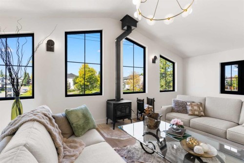 692 West Chestermere Drive, Chestermere, AB - Indoor Photo Showing Living Room