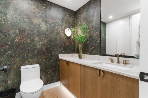 692 West Chestermere Drive, Chestermere, AB - Indoor Photo Showing Bathroom