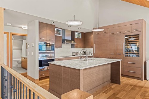514 5Th Avenue, Canmore, AB - Indoor Photo Showing Kitchen