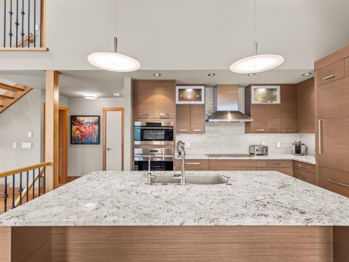 514 5Th Avenue, Canmore, AB - Indoor Photo Showing Kitchen With Upgraded Kitchen