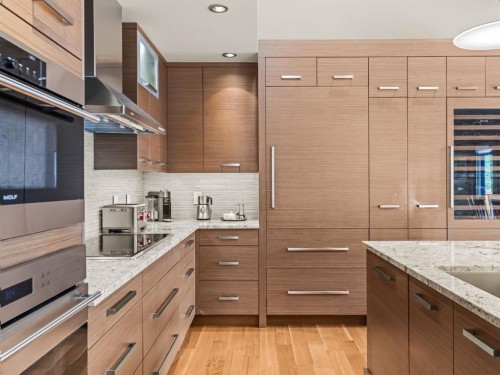 514 5Th Avenue, Canmore, AB - Indoor Photo Showing Kitchen With Upgraded Kitchen