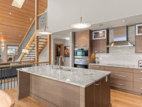 514 5Th Avenue, Canmore, AB - Indoor Photo Showing Kitchen With Upgraded Kitchen