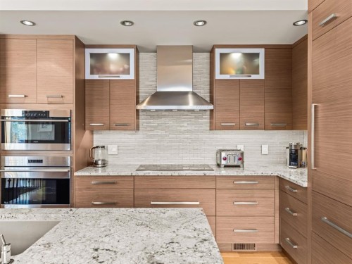 514 5Th Avenue, Canmore, AB - Indoor Photo Showing Kitchen With Upgraded Kitchen