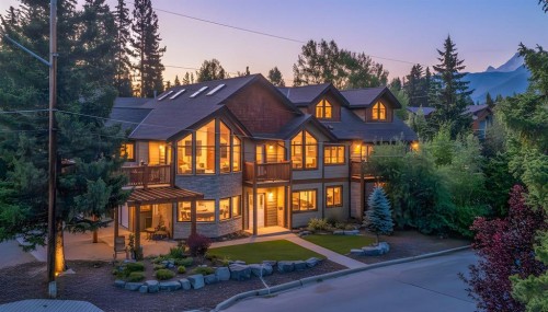 514 5th Avenue  Canmore, AB T1W 3M5