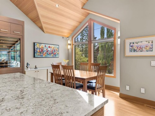 514 5Th Avenue, Canmore, AB - Indoor Photo Showing Dining Room
