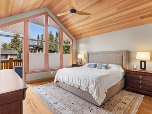514 5Th Avenue, Canmore, AB - Indoor Photo Showing Bedroom