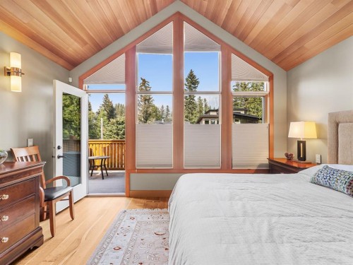 514 5Th Avenue, Canmore, AB - Indoor Photo Showing Bedroom