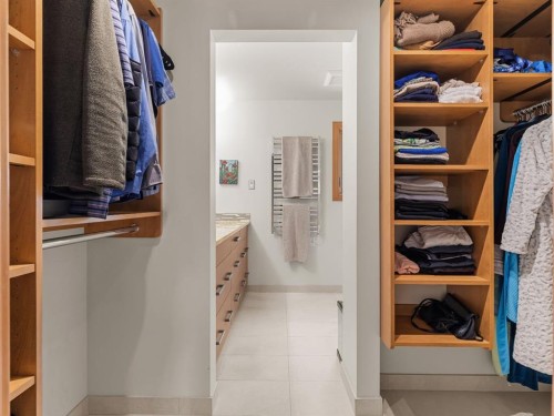 514 5Th Avenue, Canmore, AB - Indoor With Storage