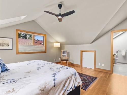 514 5Th Avenue, Canmore, AB - Indoor Photo Showing Bedroom