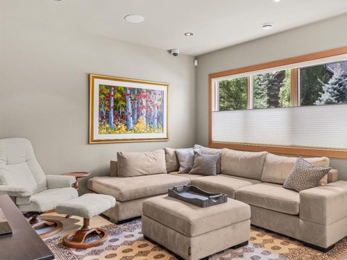 514 5Th Avenue, Canmore, AB - Indoor Photo Showing Living Room