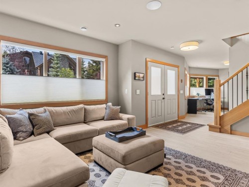 514 5Th Avenue, Canmore, AB - Indoor Photo Showing Living Room