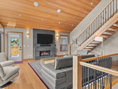 514 5Th Avenue, Canmore, AB - Indoor With Fireplace