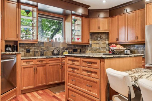 2605 4 Street Ne, Calgary, AB - Indoor Photo Showing Kitchen