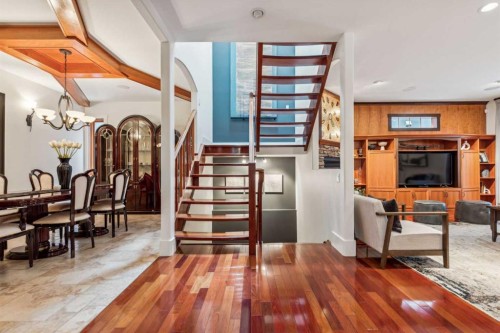 2605 4 Street Ne, Calgary, AB - Indoor Photo Showing Other Room