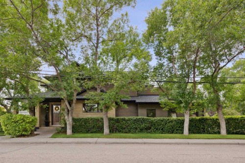 2605 4 Street Ne, Calgary, AB - Outdoor
