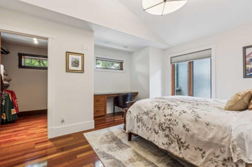 2605 4 Street Ne, Calgary, AB - Indoor Photo Showing Bedroom