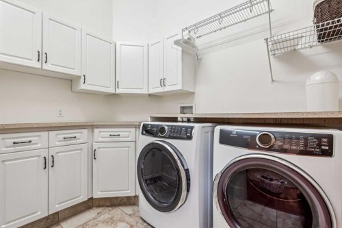 2605 4 Street Ne, Calgary, AB - Indoor Photo Showing Laundry Room
