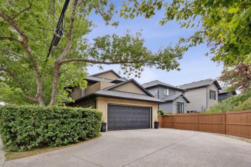 2605 4 Street Ne, Calgary, AB - Outdoor