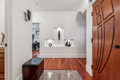 2605 4 Street Ne, Calgary, AB - Indoor Photo Showing Other Room