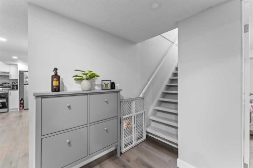12 Cedargrove Road Sw, Calgary, AB - Indoor Photo Showing Other Room