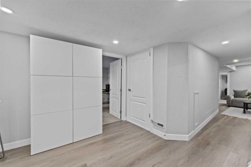 12 Cedargrove Road Sw, Calgary, AB - Indoor Photo Showing Other Room