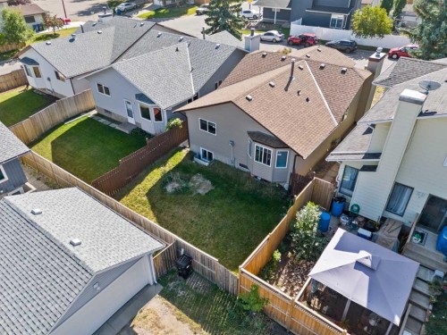 12 Cedargrove Road Sw, Calgary, AB - Outdoor