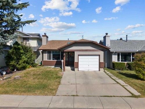 12 Cedargrove Road Sw, Calgary, AB - Outdoor With Facade