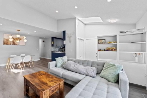 12 Cedargrove Road Sw, Calgary, AB - Indoor Photo Showing Living Room