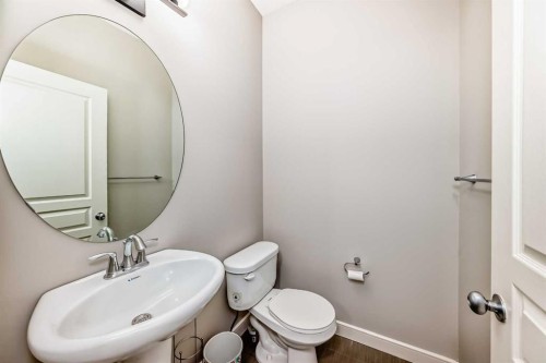 15 Evanscrest Way, Calgary, AB - Indoor Photo Showing Bathroom