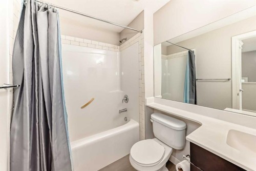 15 Evanscrest Way, Calgary, AB - Indoor Photo Showing Bathroom
