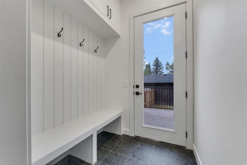 506 28 Avenue Nw, Calgary, AB - Indoor Photo Showing Other Room