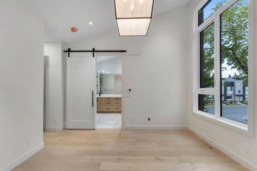 506 28 Avenue Nw, Calgary, AB - Indoor Photo Showing Other Room