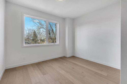 506 28 Avenue Nw, Calgary, AB - Indoor Photo Showing Other Room