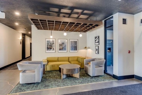 214-370 Dieppe Drive Sw, Calgary, AB - Indoor Photo Showing Other Room