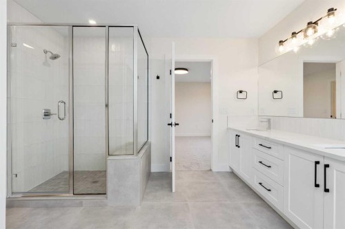 704 Mandalay Boulevard, Carstairs, AB - Indoor Photo Showing Bathroom