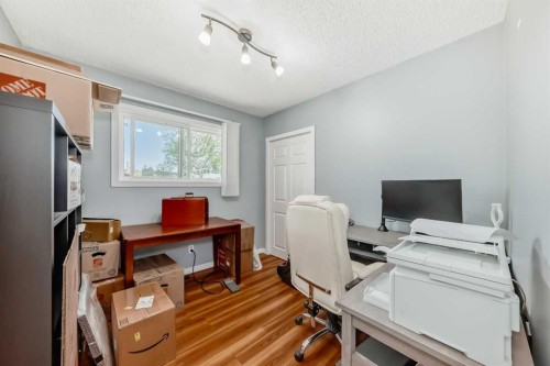 727 Macleay Road Ne, Calgary, AB - Indoor Photo Showing Office
