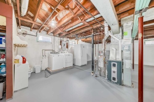 727 Macleay Road Ne, Calgary, AB - Indoor Photo Showing Basement