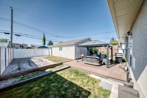 727 Macleay Road Ne, Calgary, AB - Outdoor With Deck Patio Veranda
