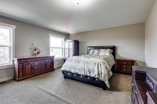 95 Evansdale Common Nw, Calgary, AB - Indoor Photo Showing Bedroom