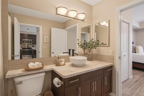 3207-4 Kingsland Close Se, Airdrie, AB - Indoor Photo Showing Bathroom