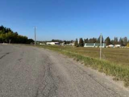 10-5218 Highway 27, Sundre, AB 