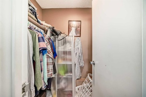 623-30 Mchugh Court Ne, Calgary, AB - Indoor With Storage