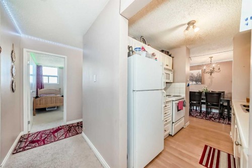 623-30 Mchugh Court Ne, Calgary, AB - Indoor Photo Showing Kitchen