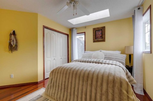 142 Discovery Ridge Boulevard Sw, Calgary, AB - Indoor Photo Showing Bedroom