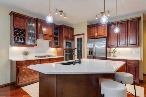 142 Discovery Ridge Boulevard Sw, Calgary, AB - Indoor Photo Showing Kitchen With Upgraded Kitchen