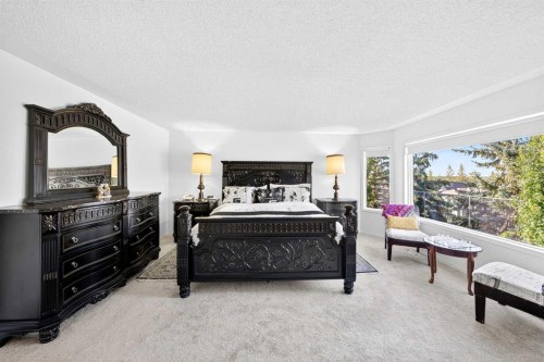 1360 Shawnee Road Sw, Calgary, AB - Indoor Photo Showing Bedroom