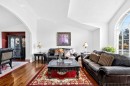 1360 Shawnee Road Sw, Calgary, AB  - Indoor Photo Showing Living Room 