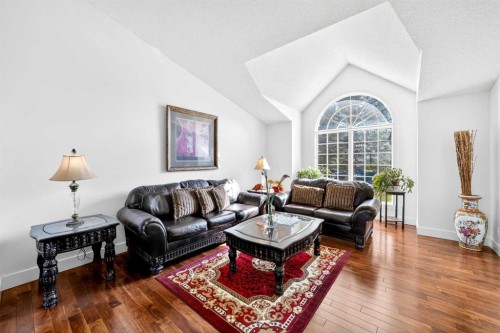 1360 Shawnee Road Sw, Calgary, AB - Indoor Photo Showing Living Room